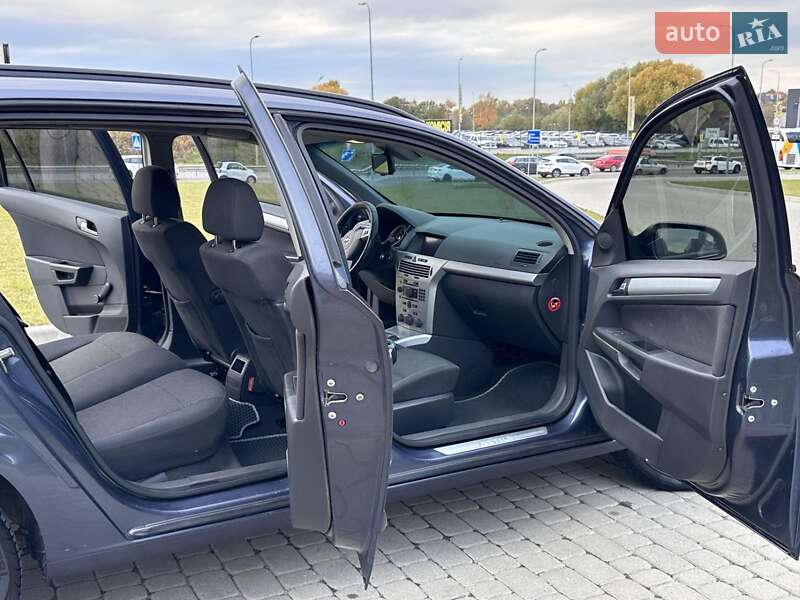 Універсал Opel Astra 2008 в Львові