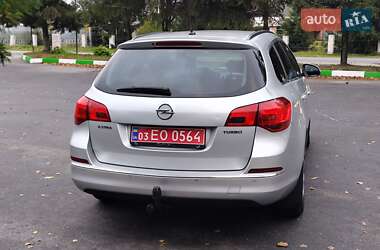 Універсал Opel Astra 2014 в 