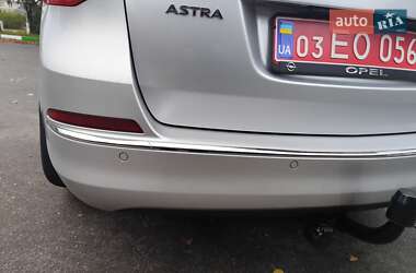 Універсал Opel Astra 2014 в 