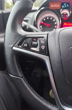 Універсал Opel Astra 2014 в 
