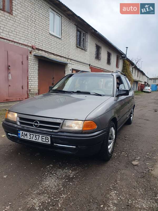 Універсал Opel Astra 1993 в Житомирі фото Універсал Opel Astra 1993 в Житомирі