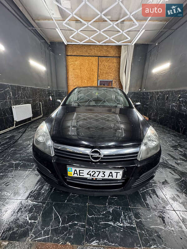 Хэтчбек Opel Astra 2006 в Днепре