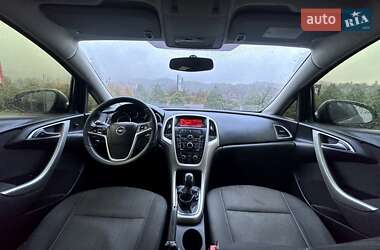 Универсал Opel Astra 2012 в 