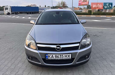 Універсал Opel Astra 2006 в Бучі