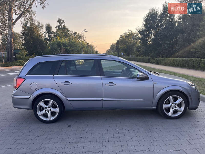 Універсал Opel Astra 2006 в Бучі