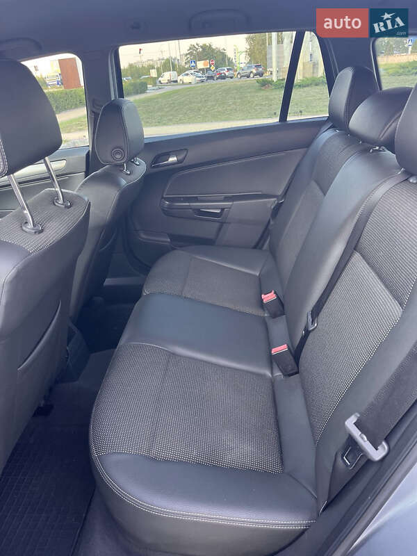 Універсал Opel Astra 2006 в Бучі