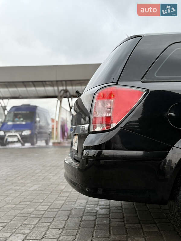 Универсал Opel Astra 2010 в Ивано-Франковске