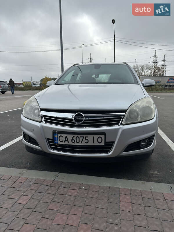 Универсал Opel Astra 2008 в Славянске