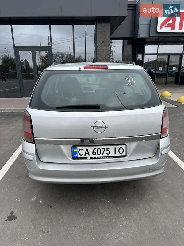 Универсал Opel Astra 2008 в Славянске