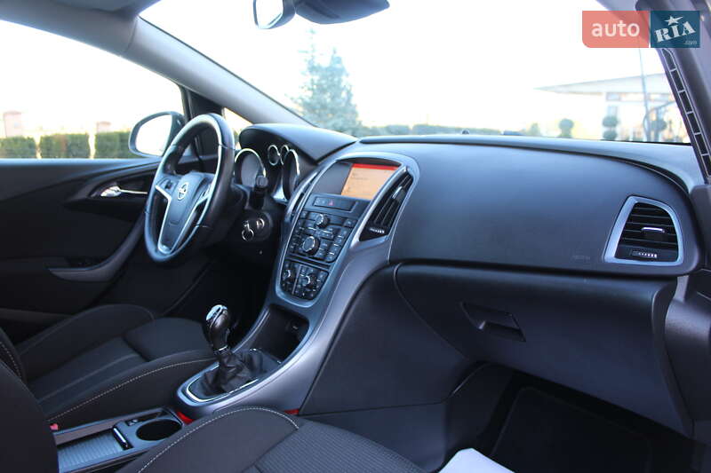 Універсал Opel Astra 2015 в Трускавці фото 96 Універсал Opel Astra 2015 в Трускавці