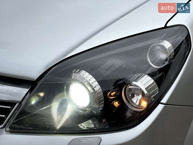 Универсал Opel Astra 2009 в Николаеве