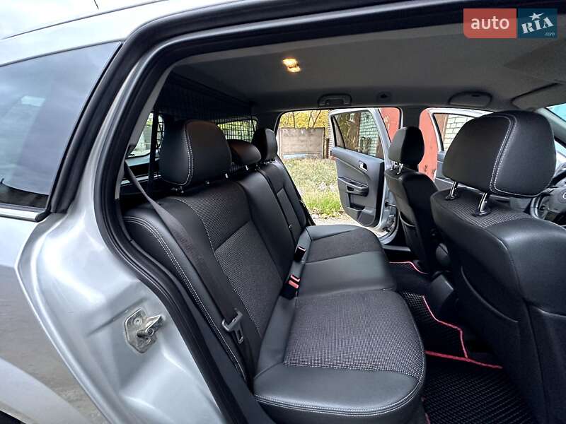 Универсал Opel Astra 2009 в Николаеве