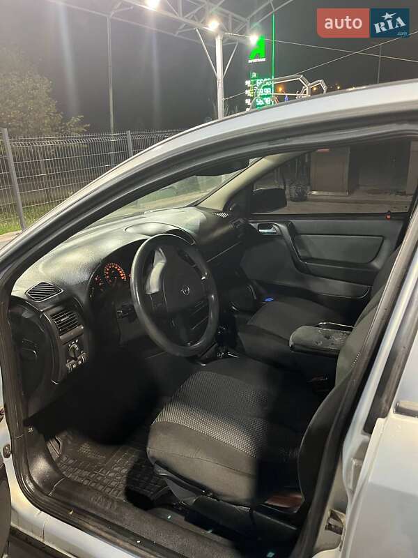 Седан Opel Astra 2005 в Полтаві фото 4 Седан Opel Astra 2005 в Полтаві