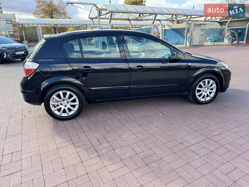 Хэтчбек Opel Astra 2005 в Ровно фото 8 Хэтчбек Opel Astra 2005 в Ровно