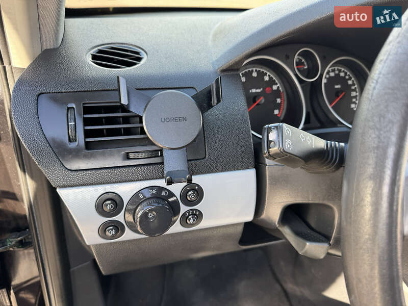 Хэтчбек Opel Astra 2005 в Ровно фото 14 Хэтчбек Opel Astra 2005 в Ровно