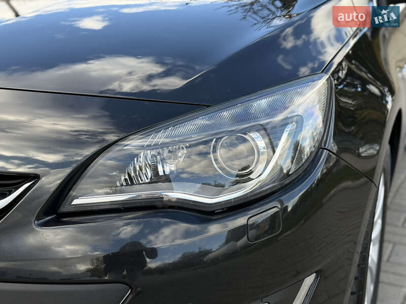 Универсал Opel Astra 2016 в Тернополе