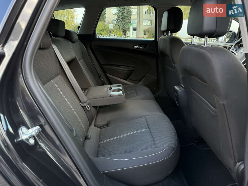 Универсал Opel Astra 2016 в Тернополе