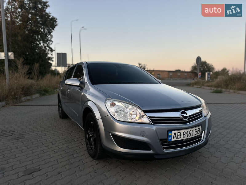 Хетчбек Opel Astra 2007 в Тульчині