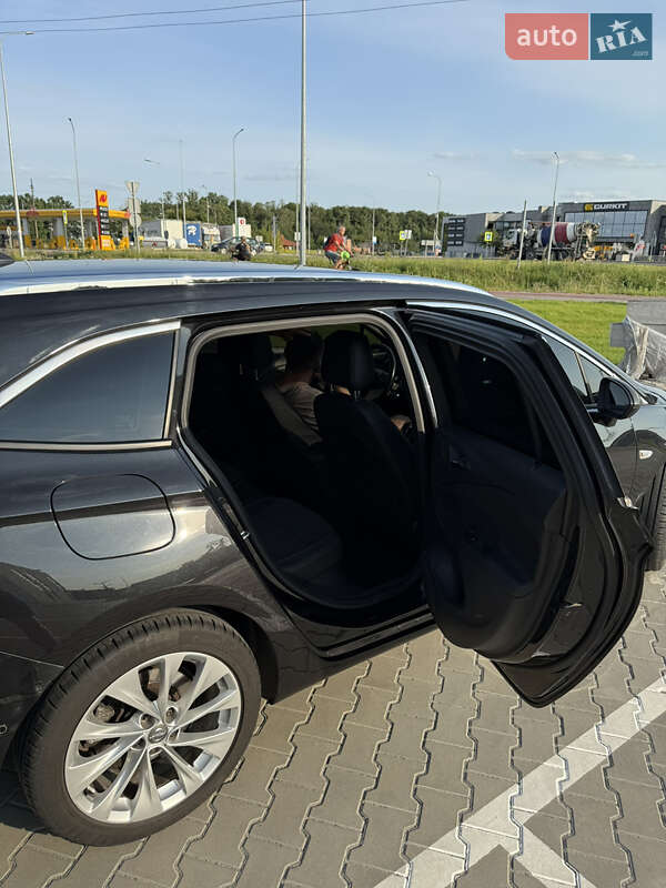 Універсал Opel Astra 2016 в Луцьку