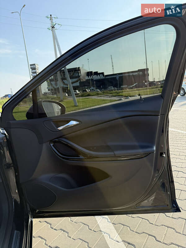 Універсал Opel Astra 2016 в Луцьку