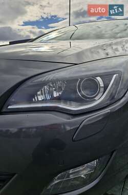 Универсал Opel Astra 2010 в 