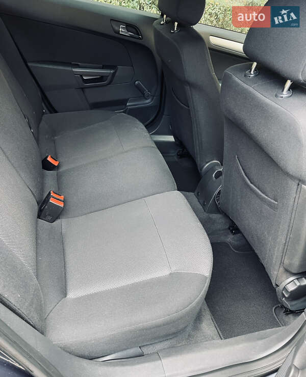 Универсал Opel Astra 2010 в Луцке фото 31 Универсал Opel Astra 2010 в Луцке