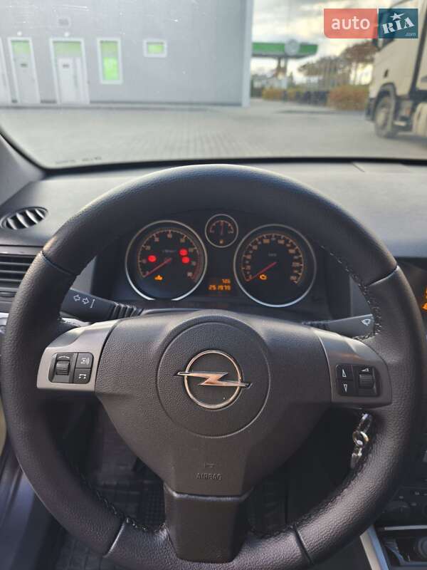 Хэтчбек Opel Astra 2004 в Виннице фото 4 Хэтчбек Opel Astra 2004 в Виннице