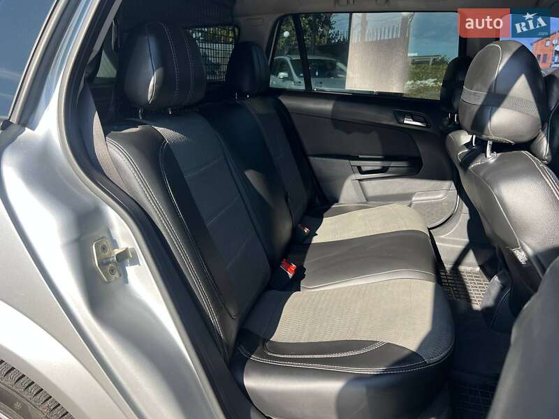 Универсал Opel Astra 2010 в Киеве фото 11 Универсал Opel Astra 2010 в Киеве