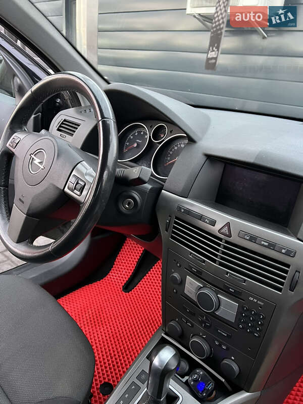 Хетчбек Opel Astra 2006 в Рівному фото 8 Хетчбек Opel Astra 2006 в Рівному