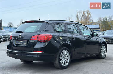 Универсал Opel Astra 2014 в 