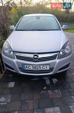 Универсал Opel Astra 2010 в Луцке Универсал Opel Astra 2010 в Луцке