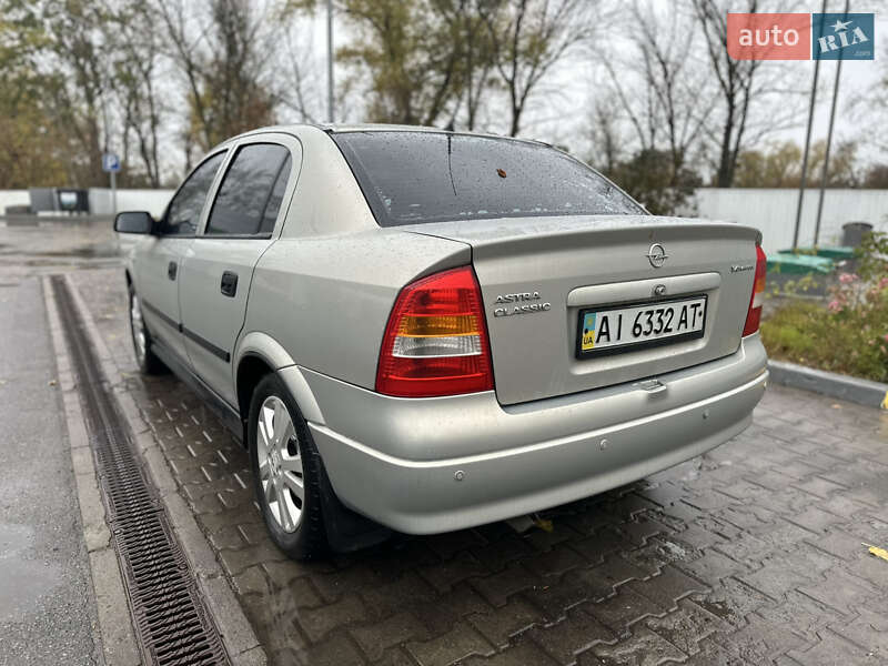 Седан Opel Astra 2006 в Сумах