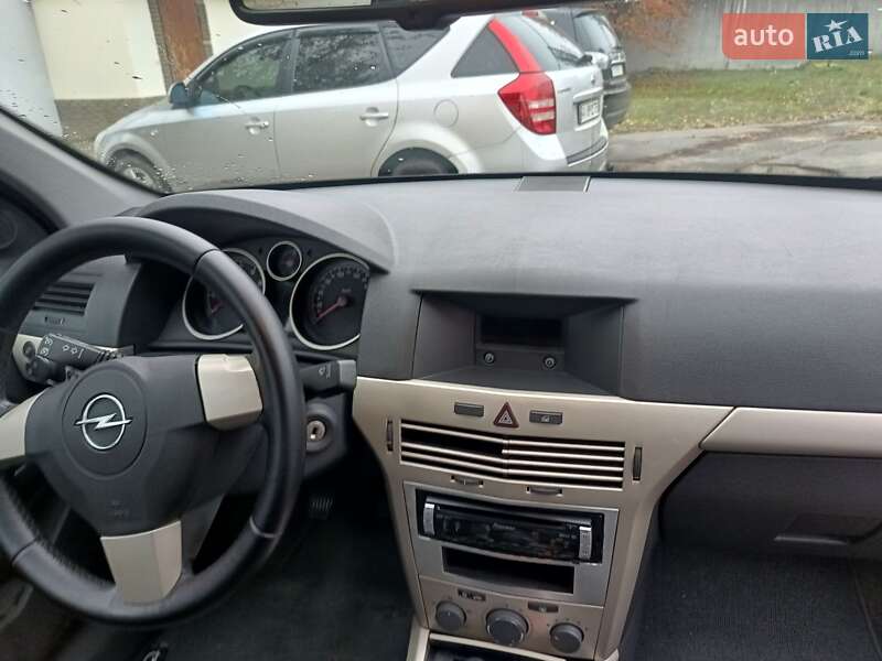 Универсал Opel Astra 2007 в Черкассах