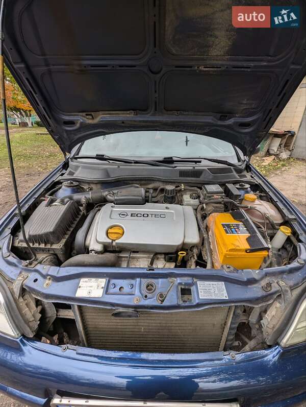 Седан Opel Astra 2005 в Смеле