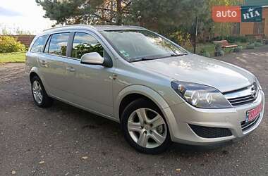 Универсал Opel Astra 2010 в Бердичеве