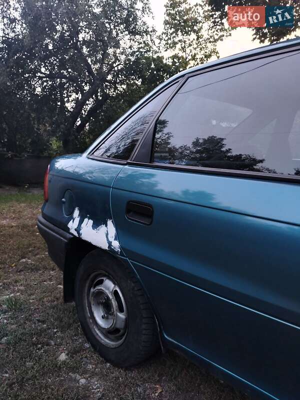 Седан Opel Astra 1993 в Харкові