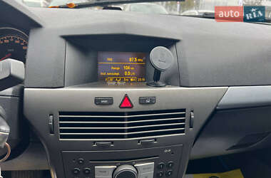 Хетчбек Opel Astra 2005 в 