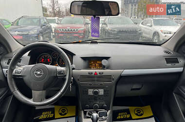 Хетчбек Opel Astra 2005 в 