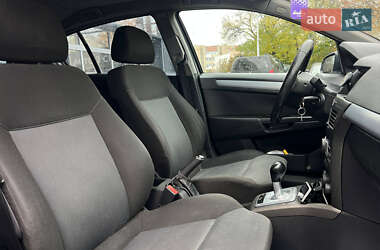 Хетчбек Opel Astra 2005 в 