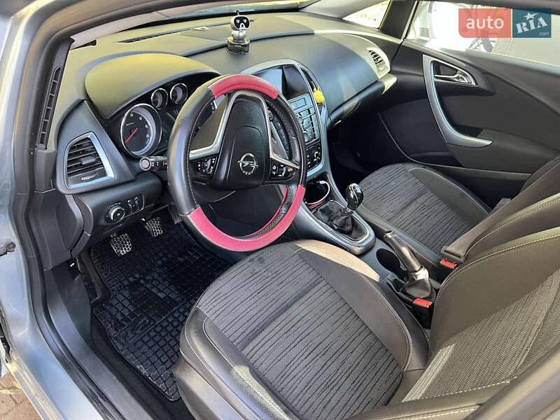 Универсал Opel Astra 2013 в Бережанах