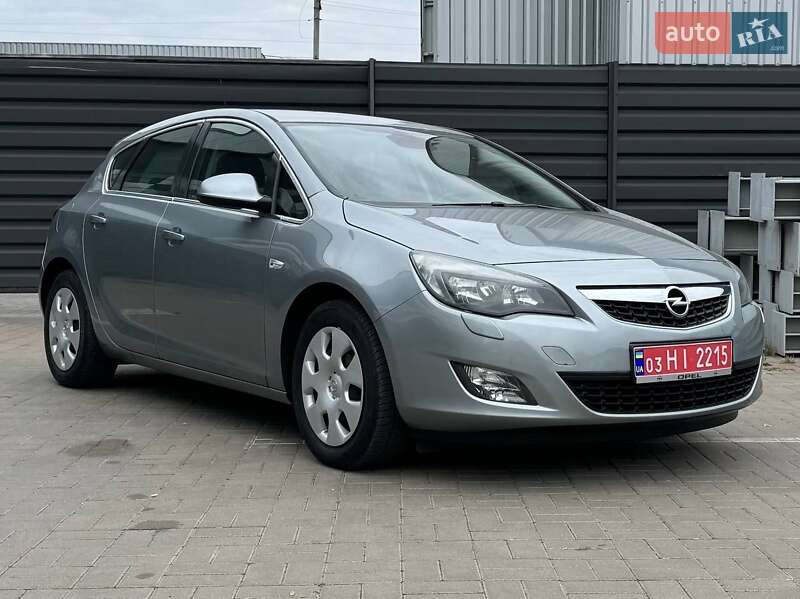 Хэтчбек Opel Astra 2010 в Черкассах
