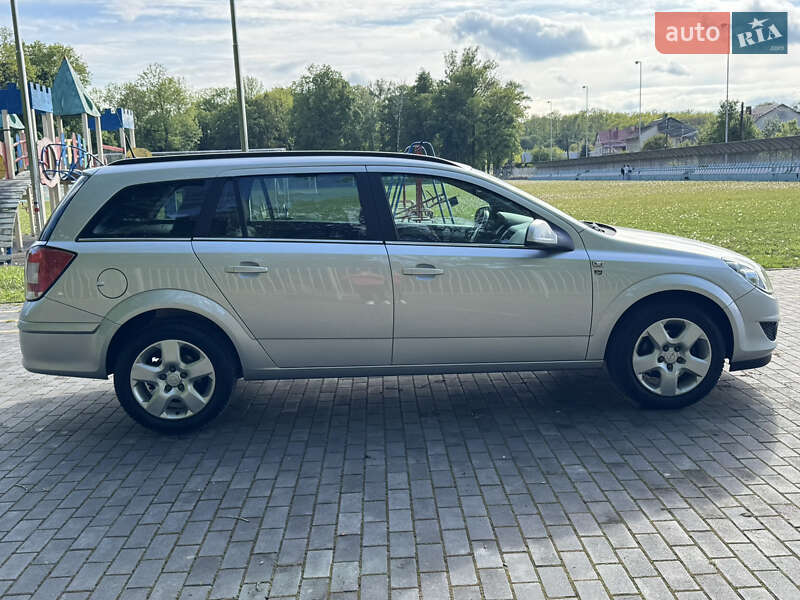 Универсал Opel Astra 2010 в Вишневце фото 8 Универсал Opel Astra 2010 в Вишневце