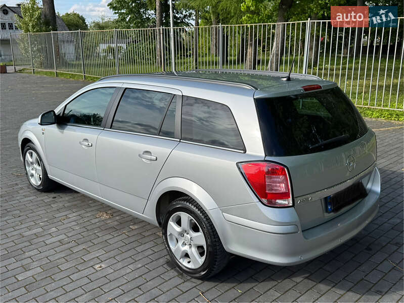 Универсал Opel Astra 2010 в Вишневце фото 13 Универсал Opel Astra 2010 в Вишневце