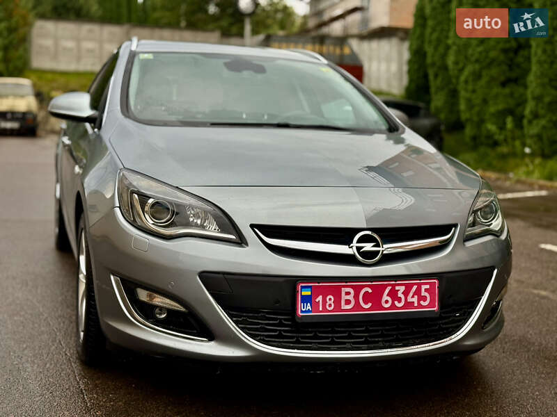 Универсал Opel Astra 2013 в Ровно фото 3 Универсал Opel Astra 2013 в Ровно