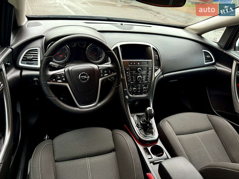 Универсал Opel Astra 2013 в Ровно фото 23 Универсал Opel Astra 2013 в Ровно