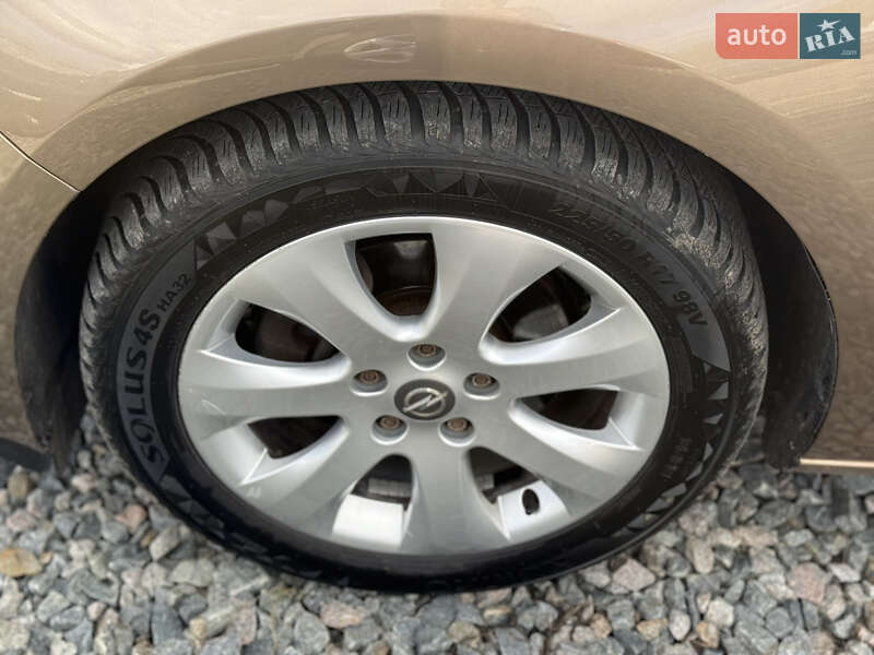 Универсал Opel Astra 2013 в Умани