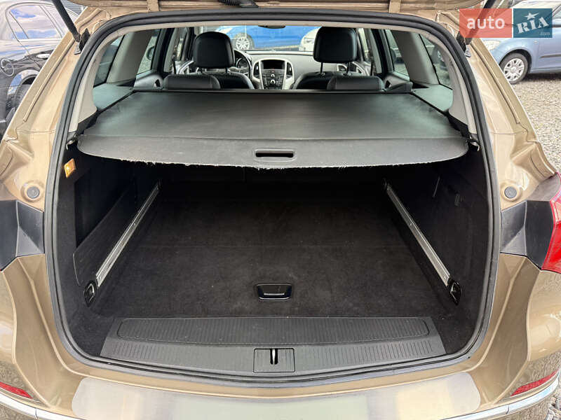 Универсал Opel Astra 2013 в Умани