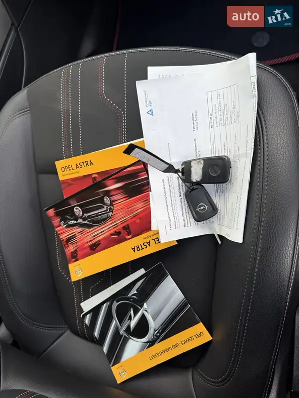 Универсал Opel Astra 2013 в Умани документ