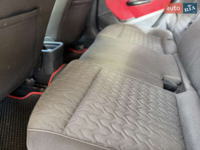 Универсал Opel Astra 2013 в Ровно фото 73 Универсал Opel Astra 2013 в Ровно