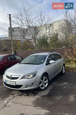 Універсал Opel Astra 2011 в Львові